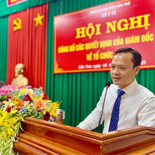 Sở Y Tế TP Cần Thơ Công Bố Và Trao Các Quyết Định Về Công Tác Cán Bộ